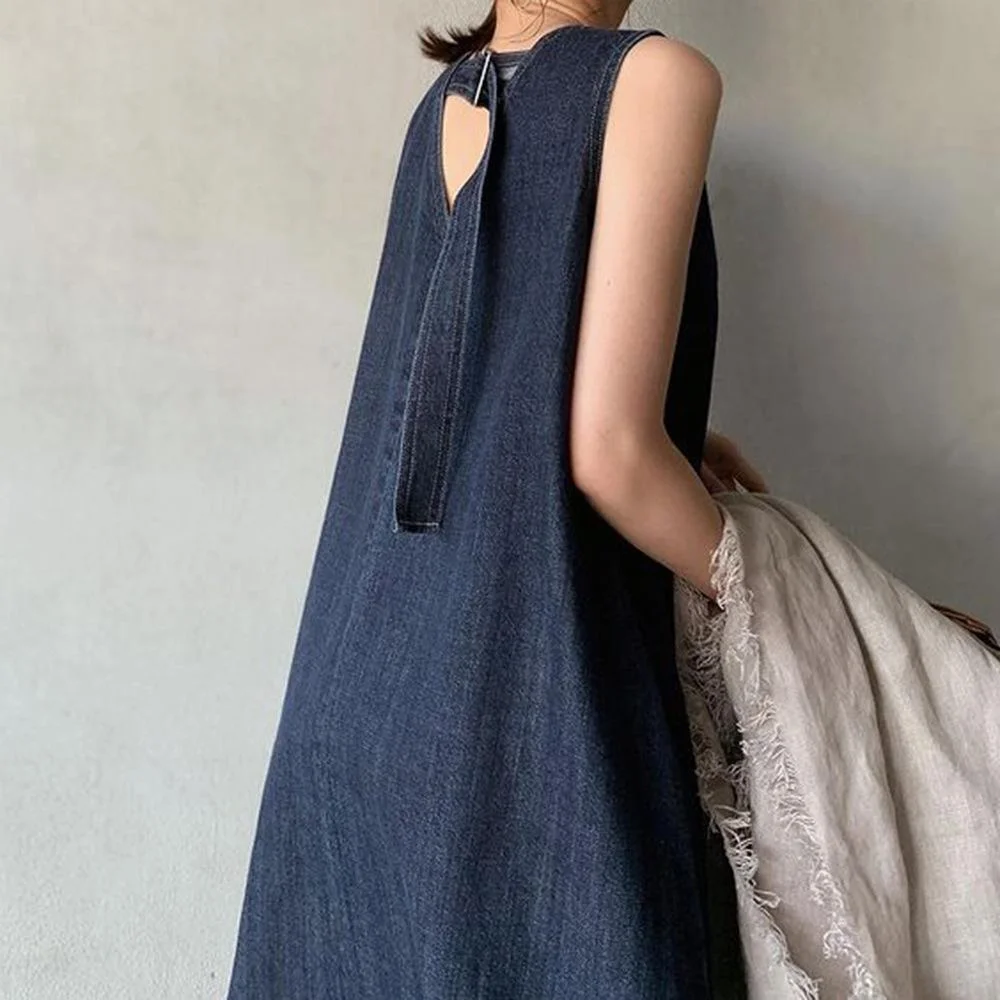 Denim dress with back tie and V-neck