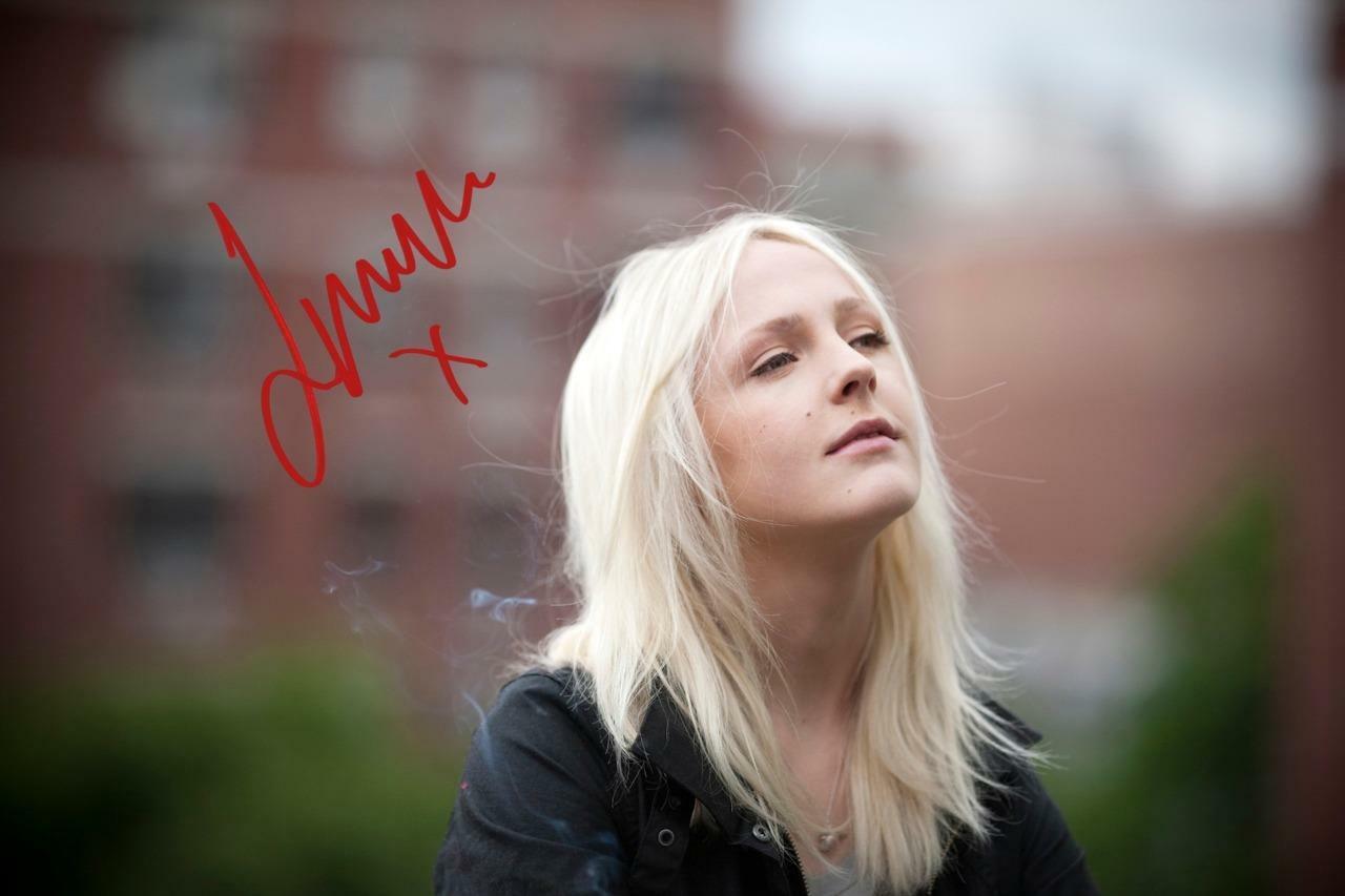 Laura Marling SIGNED AUTOGARPHED 10 X 8