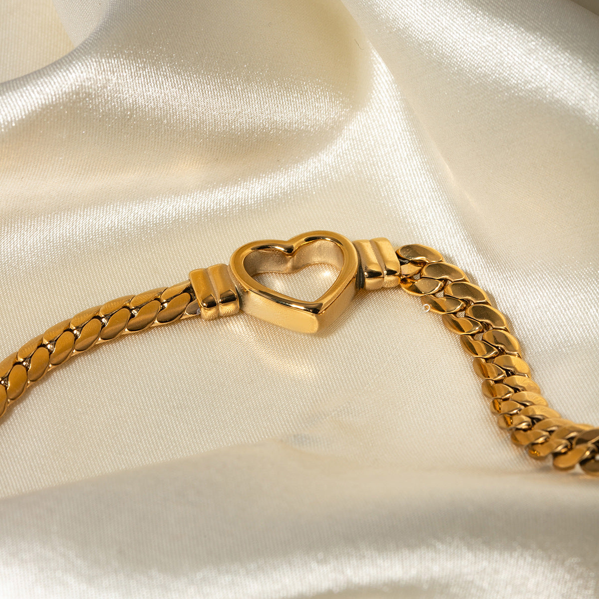 Unisex IG Style Heart Stainless Steel 18K Gold Plated Bracelets