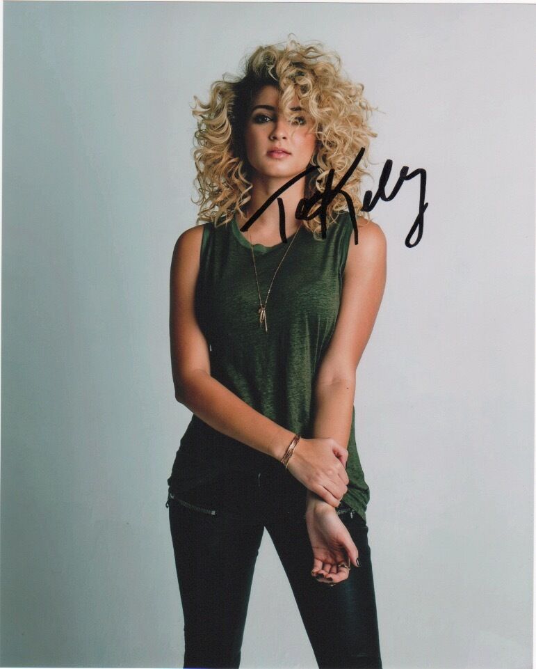 Tori Kelly Autographed Signed 8x10 Photo Poster painting COA G