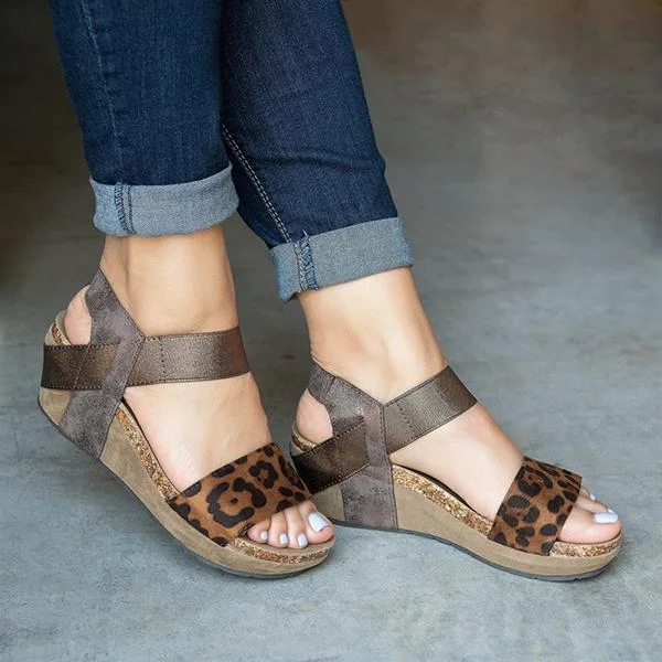 HUXM Low Heel Wedge Sandals