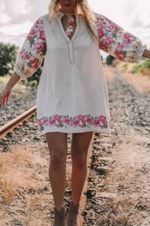 White Lace Floral Embroidery Short Sleeve Mini Dress