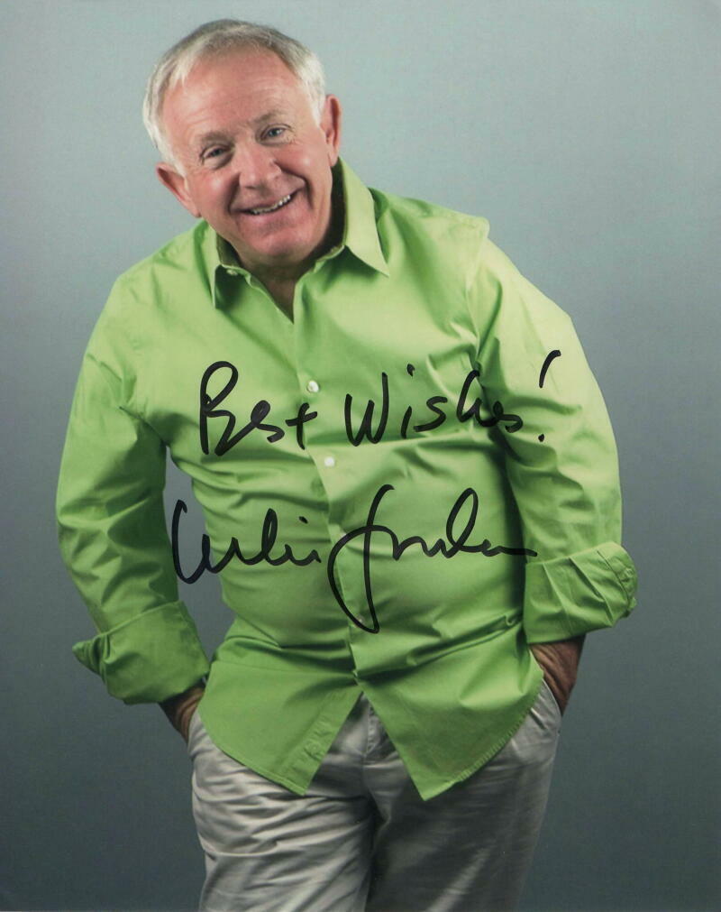 LESLIE JORDAN SIGNED AUTOGRAPH 8X10 Photo Poster painting - WILL & GRACE, AMERICAN HORROR STORY