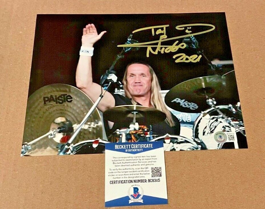 NICKO MCBRAIN SIGNED 8X10 IRON MAIDEN MUSIC Photo Poster painting BECKETT CERTIFIED #2