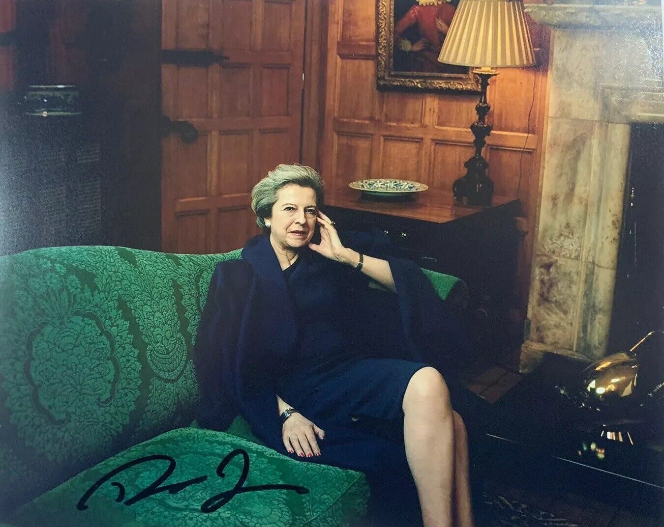 THERESA MAY HAND SIGNED 8x10 Photo Poster painting UK BRITISH PRIME MINISTER RARE AUTOGRAPHED