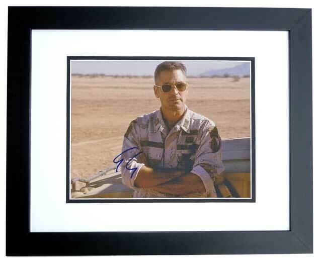 George Clooney Signed - Autographed THREE KINGS 8x10 inch Photo Poster painting - FRAMED