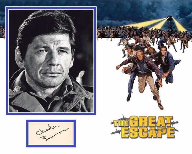 CHARLES BRONSON SIGNED THE GREAT ESCAPE Photo Poster painting MOUNT UACC REG 242