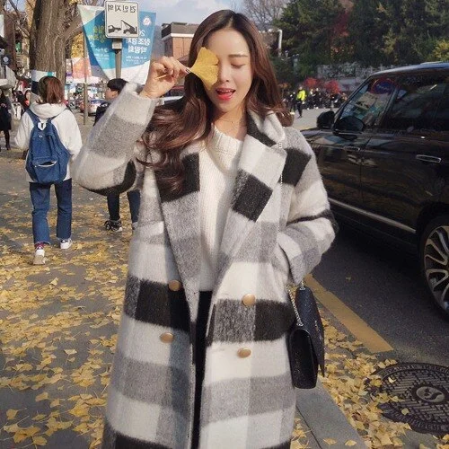 2021 Korean Mid Long Autumn Winter Big Lapel High Quality Woolen Coat Black And White Plaid Student Thickened Warm Woolen Coats