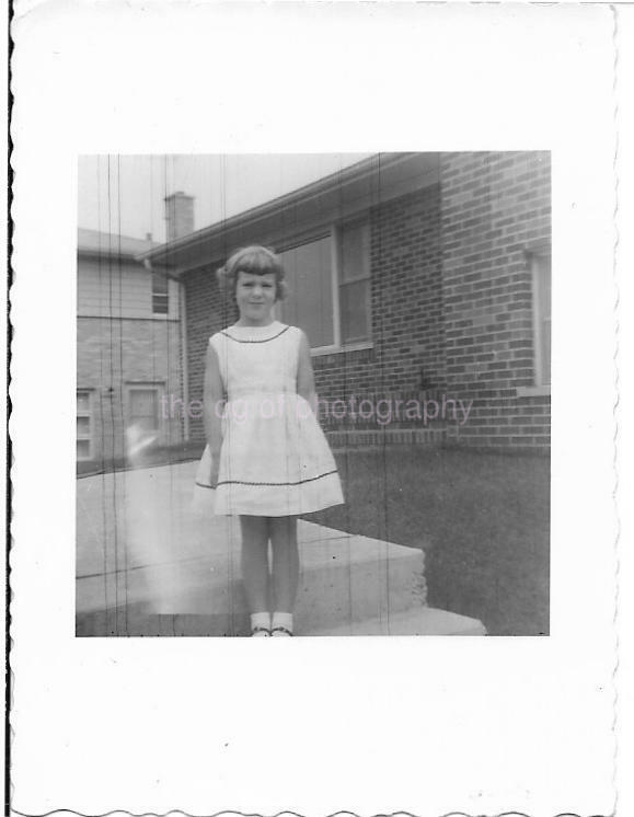 YOUNG GIRL Vintage FOUND Photo Poster paintingGRAPH bwOriginal Snapshot 012 15 A