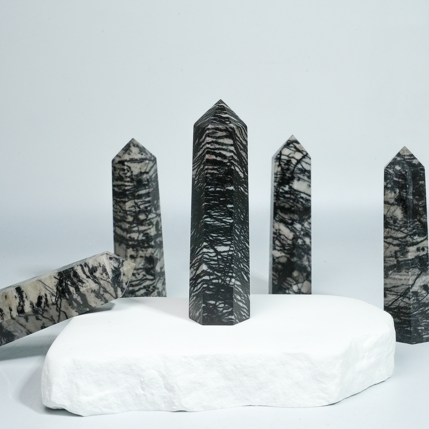 Black Net Stone Point