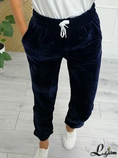 Fashionable and Minimalist garment