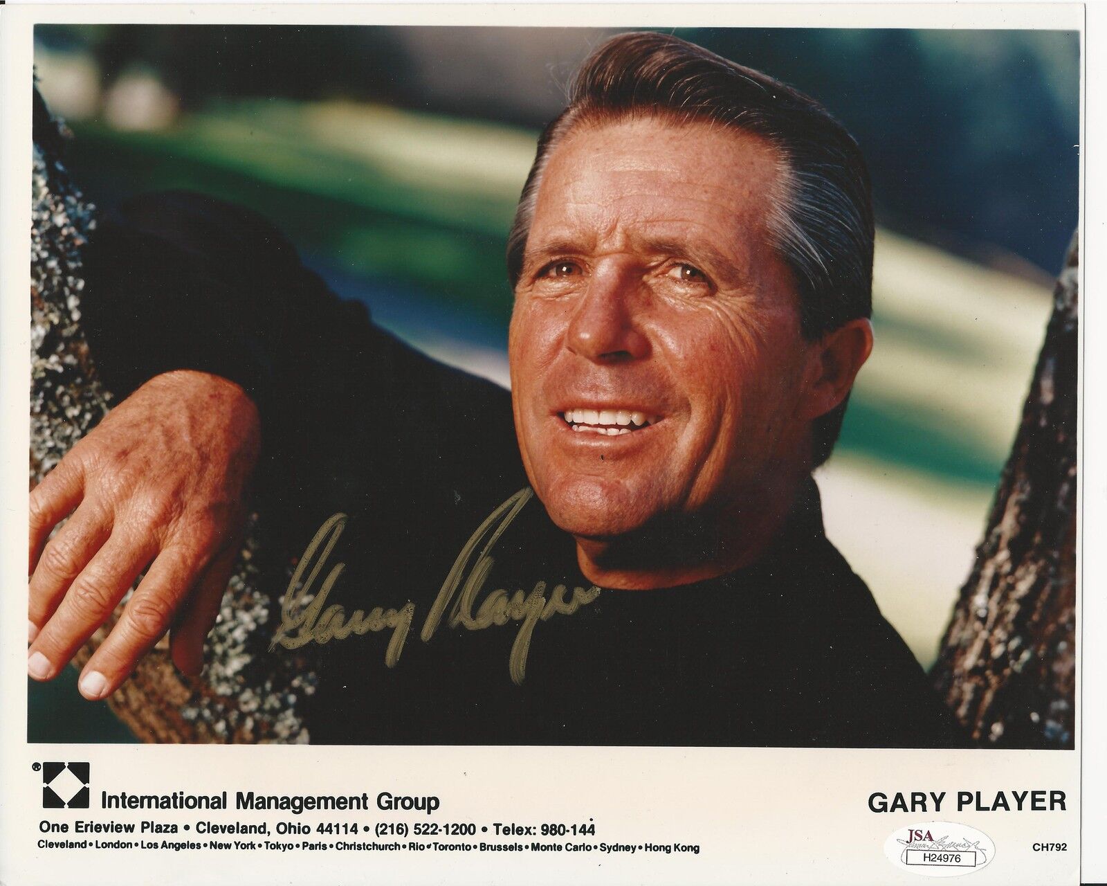 Gary Player hand SIGNED golf PGA Photo Poster painting JSA COA