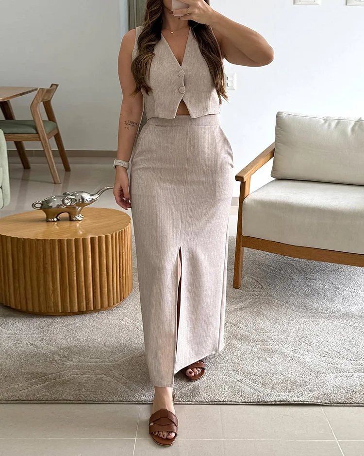 Sleeveless solid color two piece suit