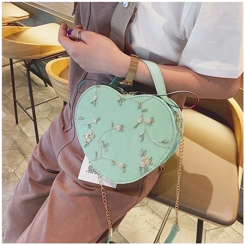 Women’s All Seasons Pu Leather Flower Vintage Style Heart-shaped Zipper Handbag