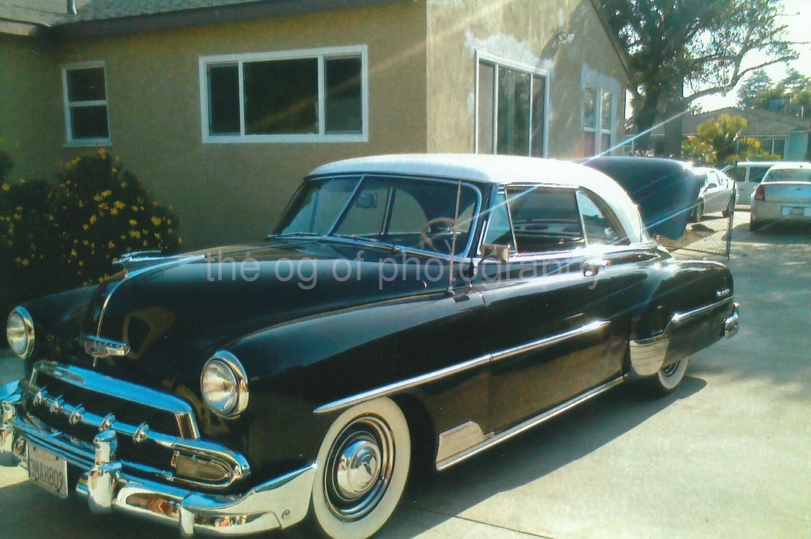 California Classic Car FOUND Photo Poster painting Color Original Snapshot VINTAGE 97 12 ZZ