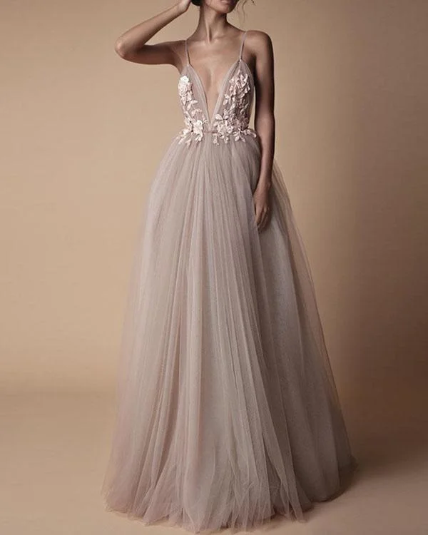 Elegant Spaghetti Strap Organza Flower Wedding Dress