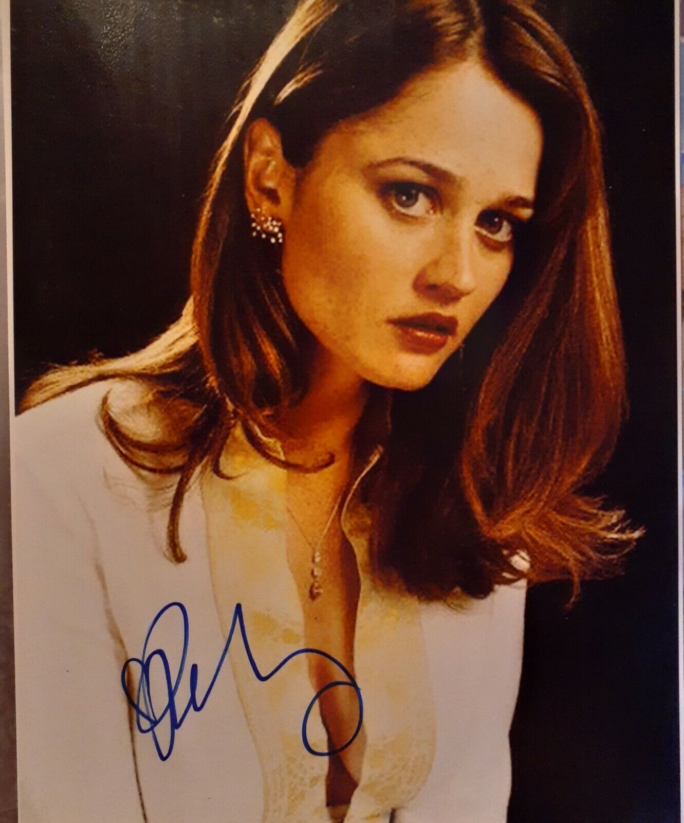 Robin Tunney signed 8x10