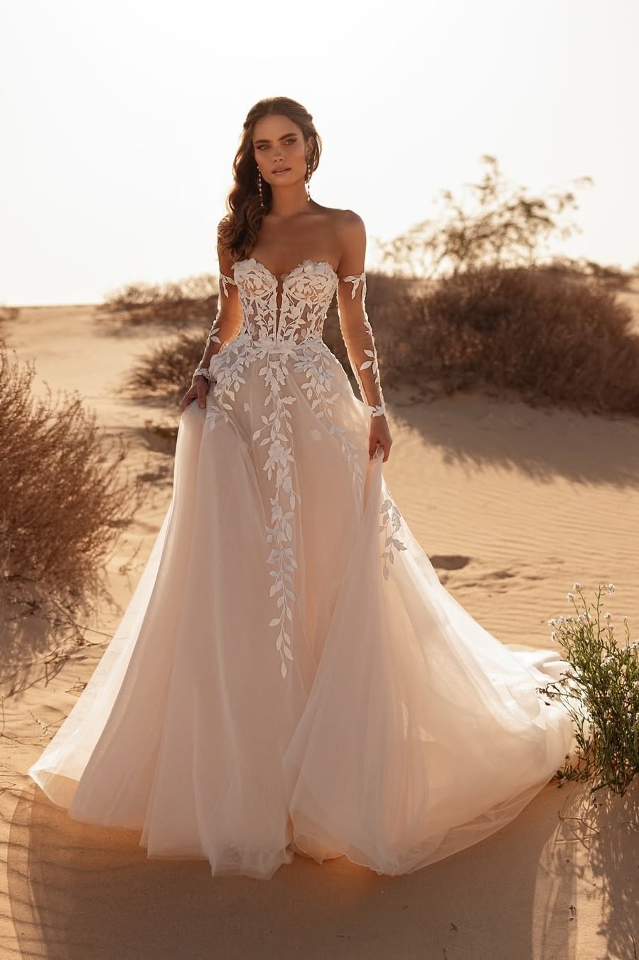 Daisda Long Sleeveless Strapless Wedding Dress With Embroidery