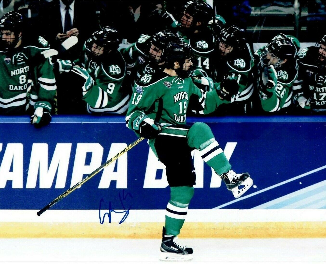 SHANE GERSICH autographed SIGNED NORTH DAKOTA Fighting Sioux 8X10 Goal