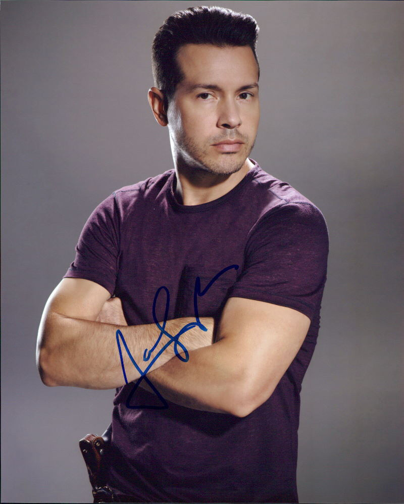 Joe Seda (Chicago P.D.) signed authentic 8x10 Photo Poster painting COA