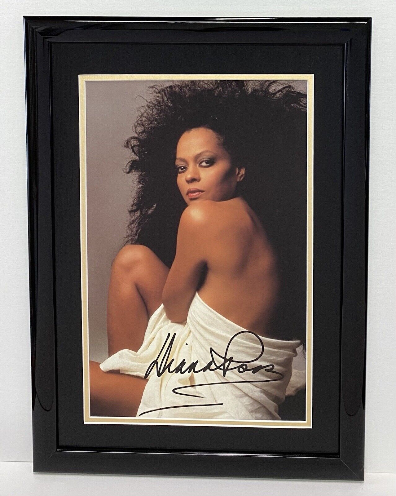 Diana Ross SIGNED Autographed Framed & Double Matte Photo Poster painting Sexy