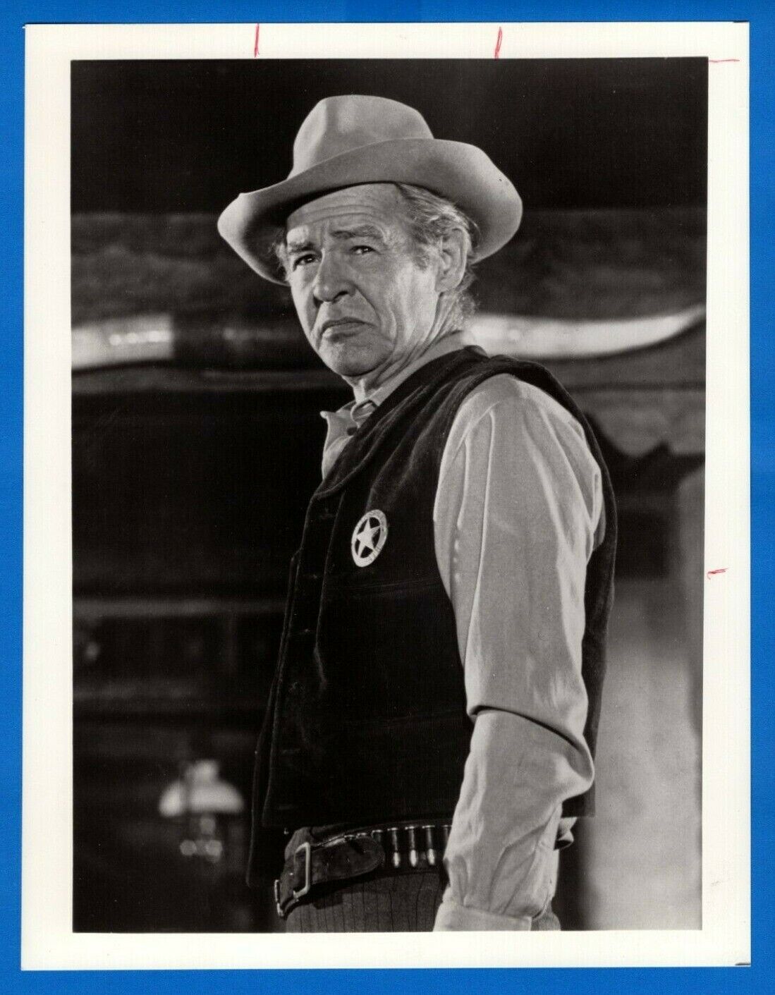 ROBERT RYAN Actor Vintage 7x9 Promo Press News Photo Poster painting 1975 LAWMAN