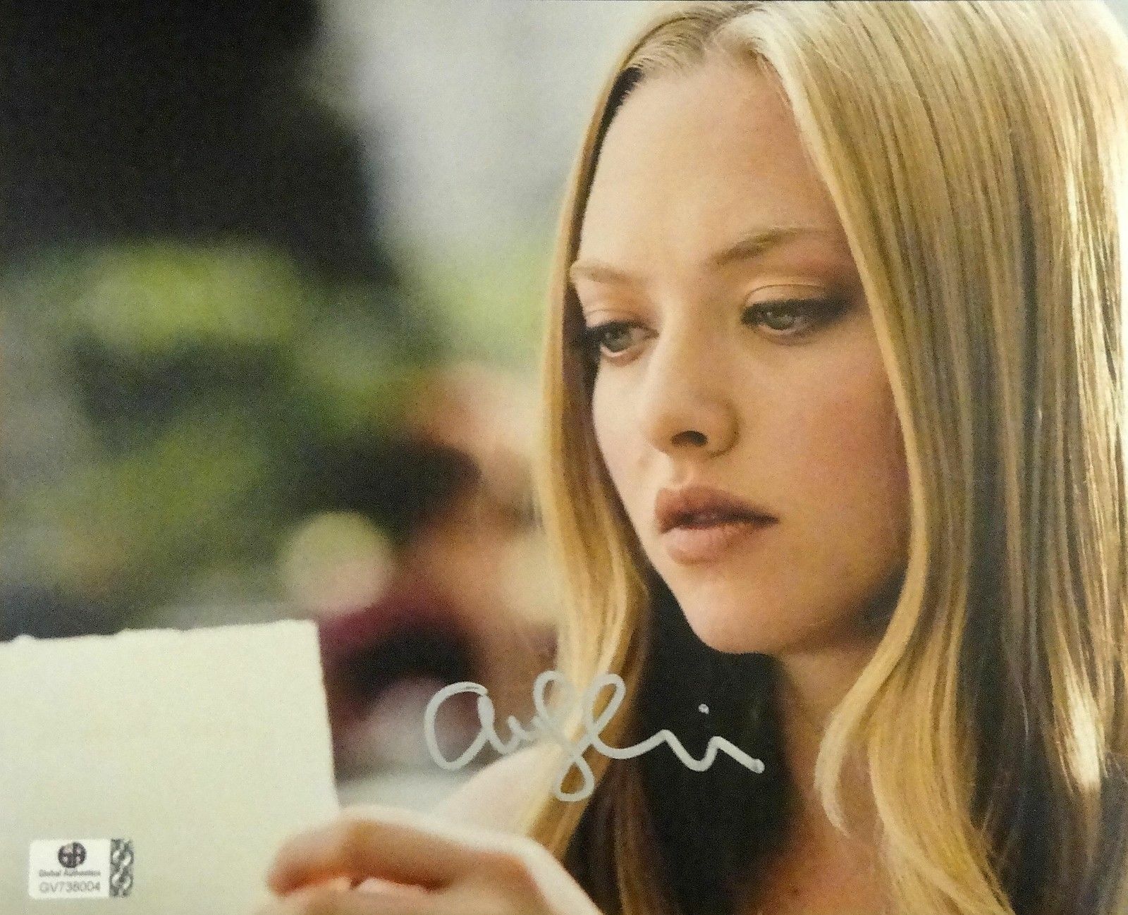 Amanda Seyfried Hand Signed Autographed 8x10 Photo Poster painting Gorgeous Eyes GA 738004