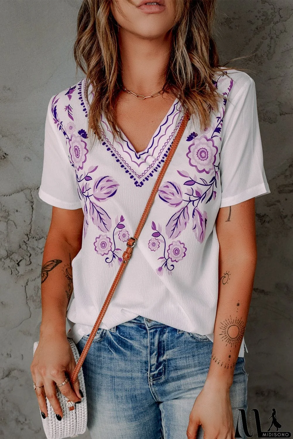 MidiSono - Floral Embroidery V-Neck Top