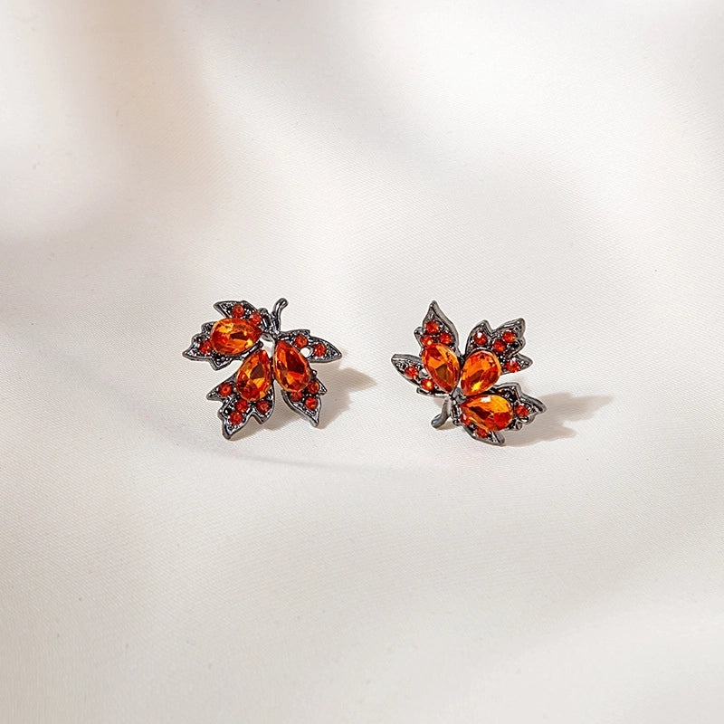 Silver Needle Autumn And Winter Micro-inlaid Full Diamond Red Zircon Red Maple Leaf Earrings Retro Artistic Temperament Girl’s Ear Jewelry