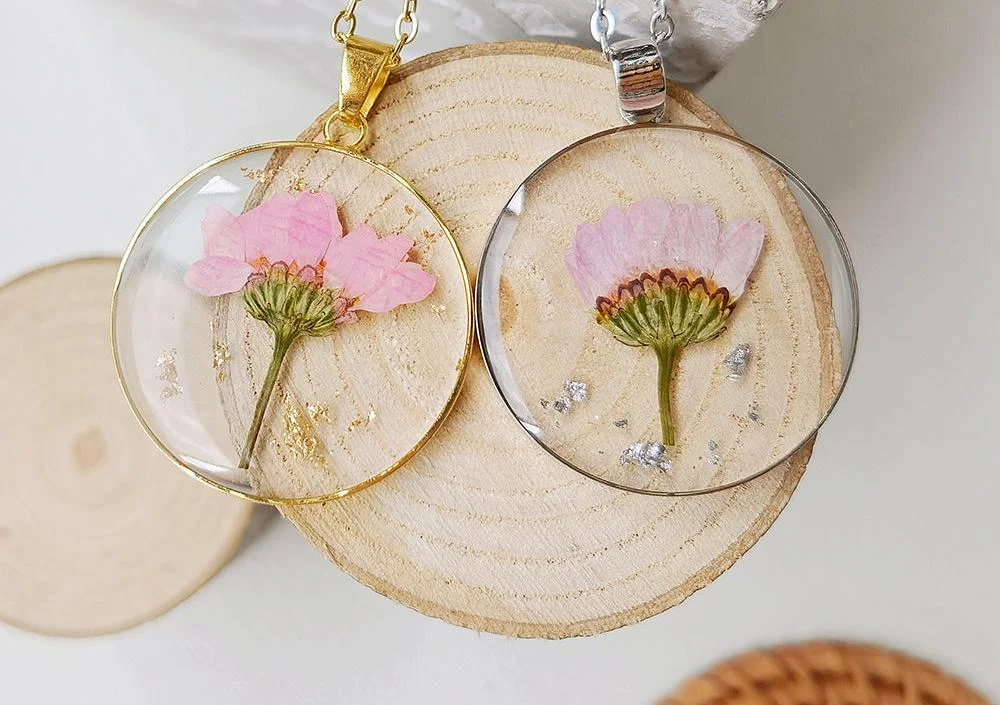 Blushing Daisy Resin Floral Necklace