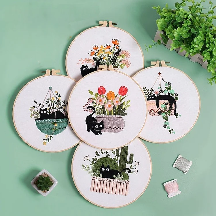 Holiday Cats Embroidery Kit For Beginner