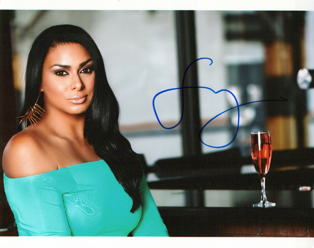 Laura Govan glamour shot autographed Photo Poster painting signed 8x10 #6
