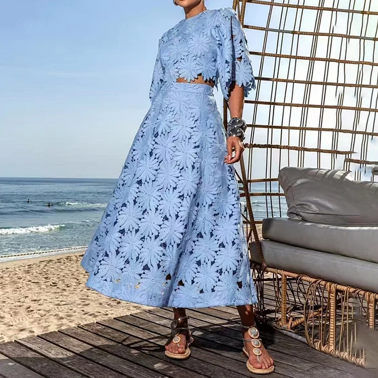Simpfit Elegantes zweiteiliges Set aus Top und Rock aus Spitze mit Cut-outs