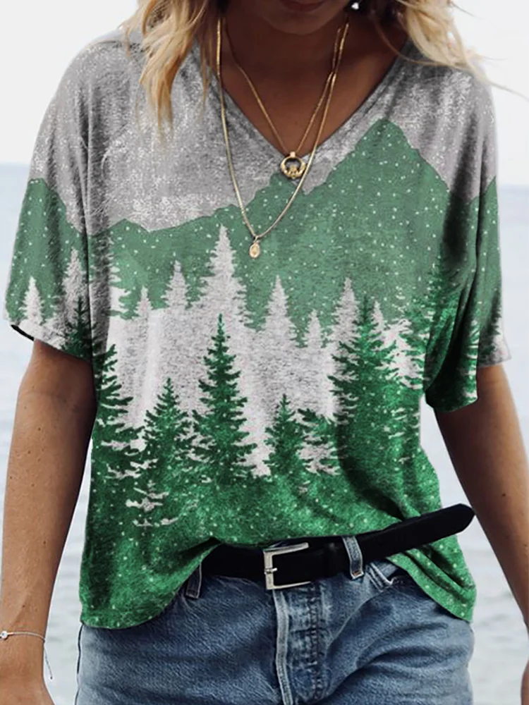 Wearshes Christmas Forest Colorblock Short Sleeve T Shirt