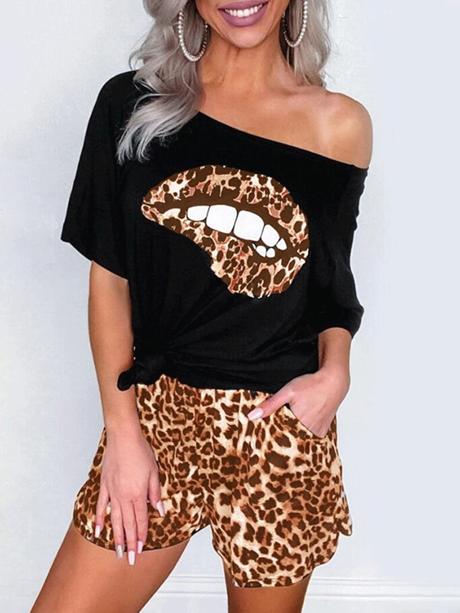 Leopard Print Lips Shoulder T-shirt Shorts Set