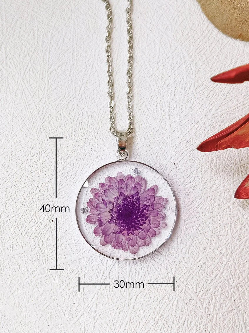 Resin Dried Flower Necklace for Nature Lovers
