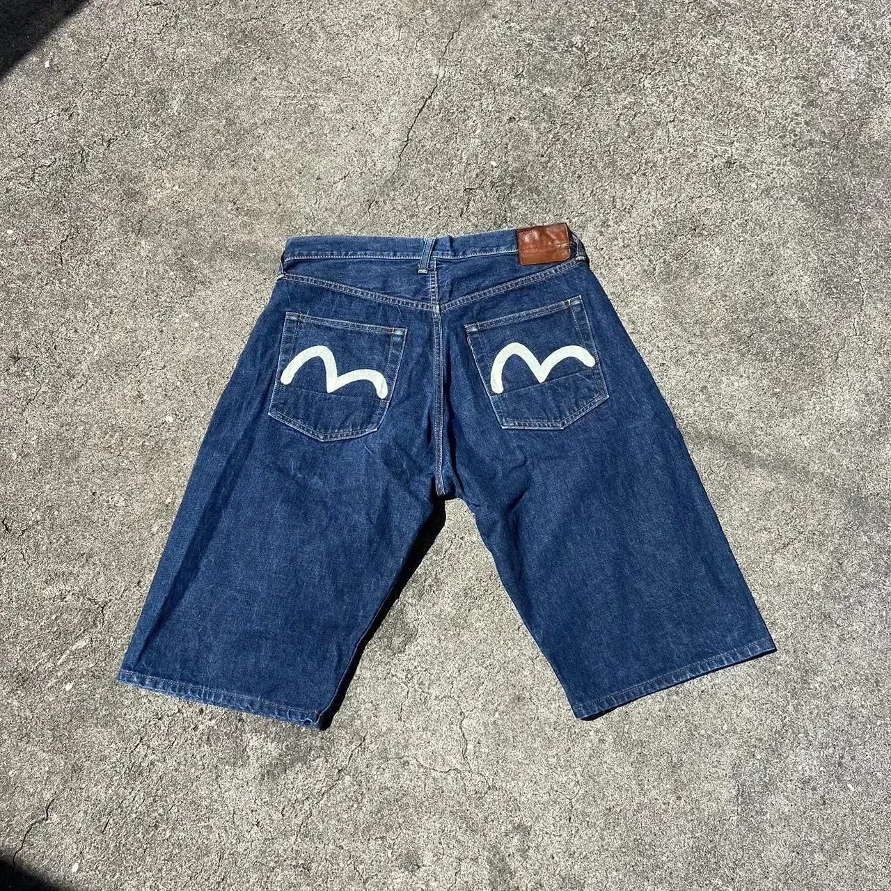 Longyouyou Streetwear Light Blue Denim Shorts Men Women Harajuku Cartoon Graphic Patch Loose Pants Gothic Pockets Embroidered Sports Shorts