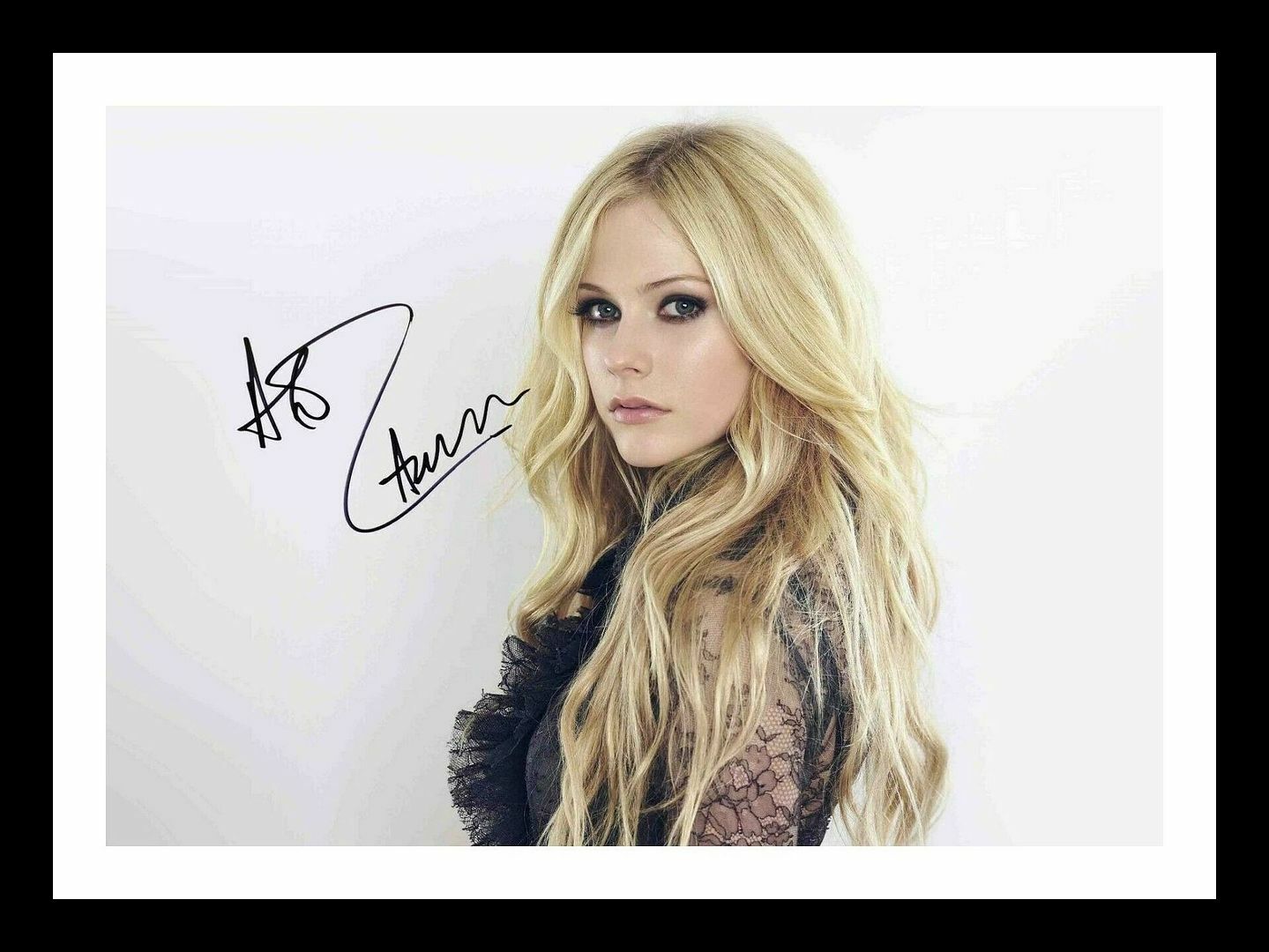 Avril Lavigne Autograph Signed & Framed Photo Poster painting 6