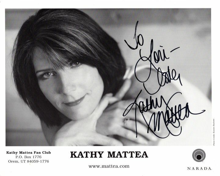 KATHY MATTEA Autographed Signed Photo Poster paintinggraph - To Lori