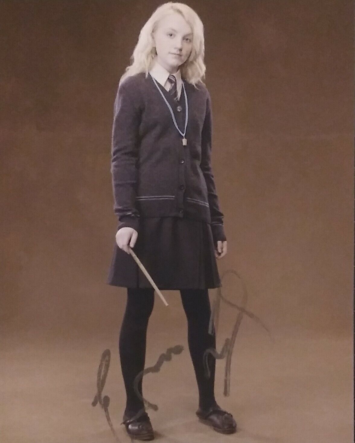 Evanna Lynch signed 8x10