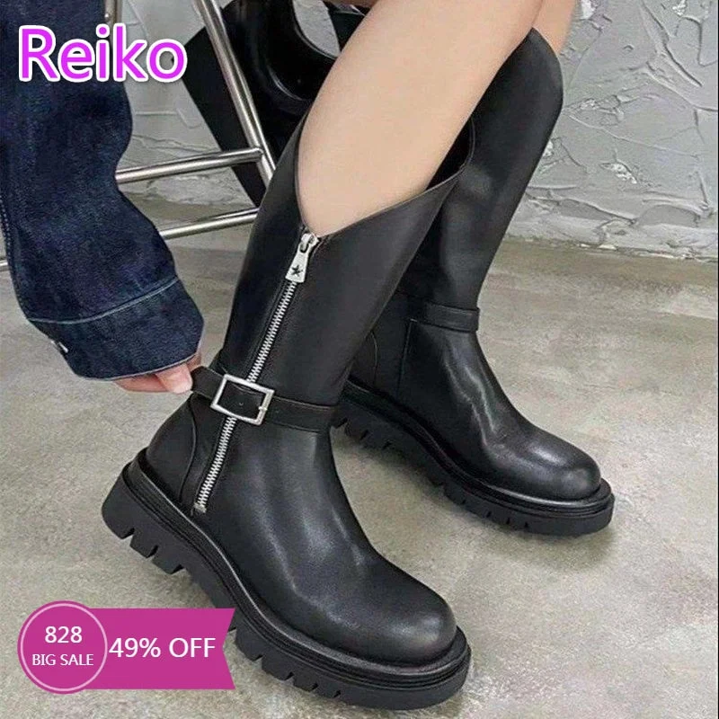 Women's shoes 2021 autumn and winter fashion platform flat thick bottom v-mouth white Martin boots mid-tube single boots women