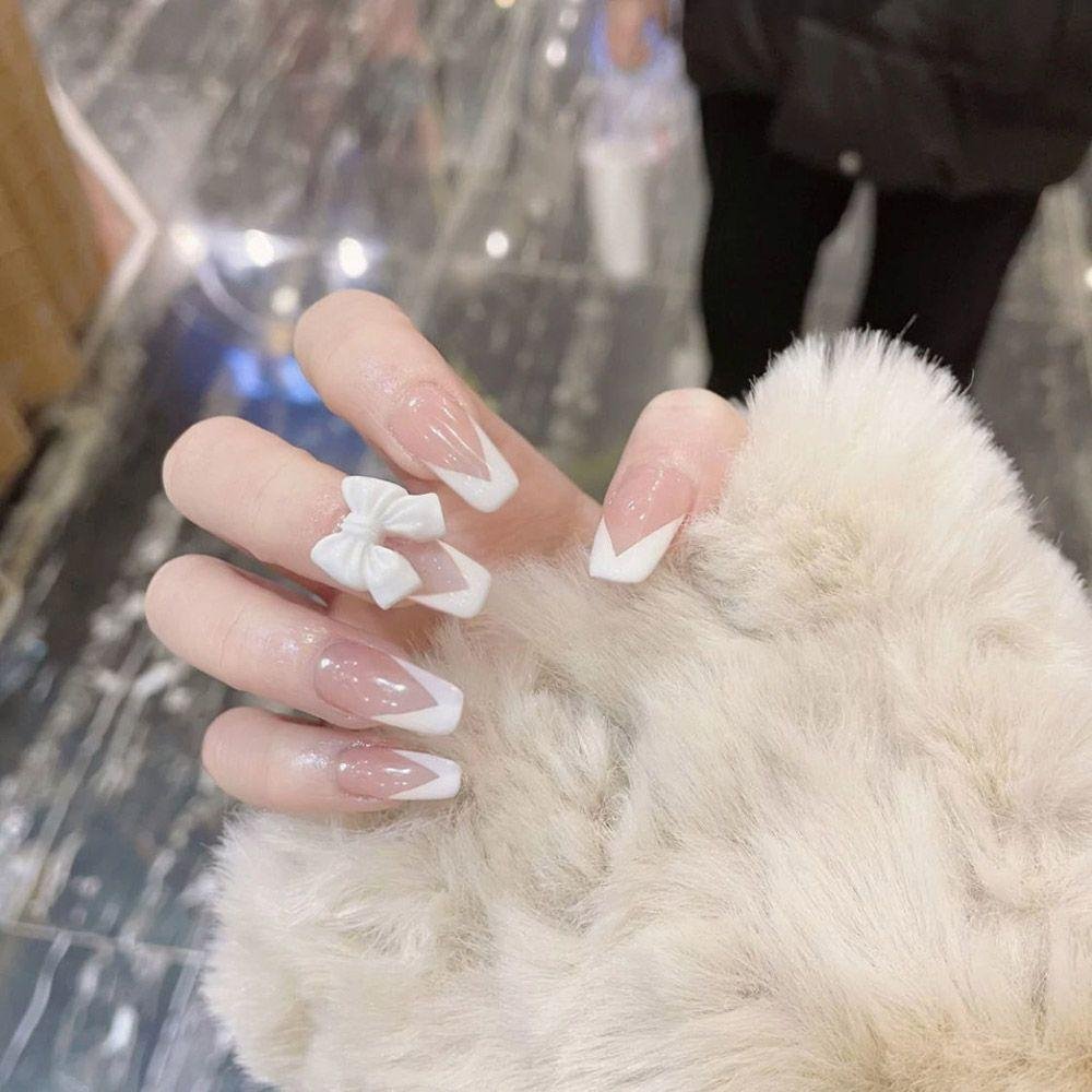 24Pcs Box Detachable Almond Pink And White False Nails Wavy Style