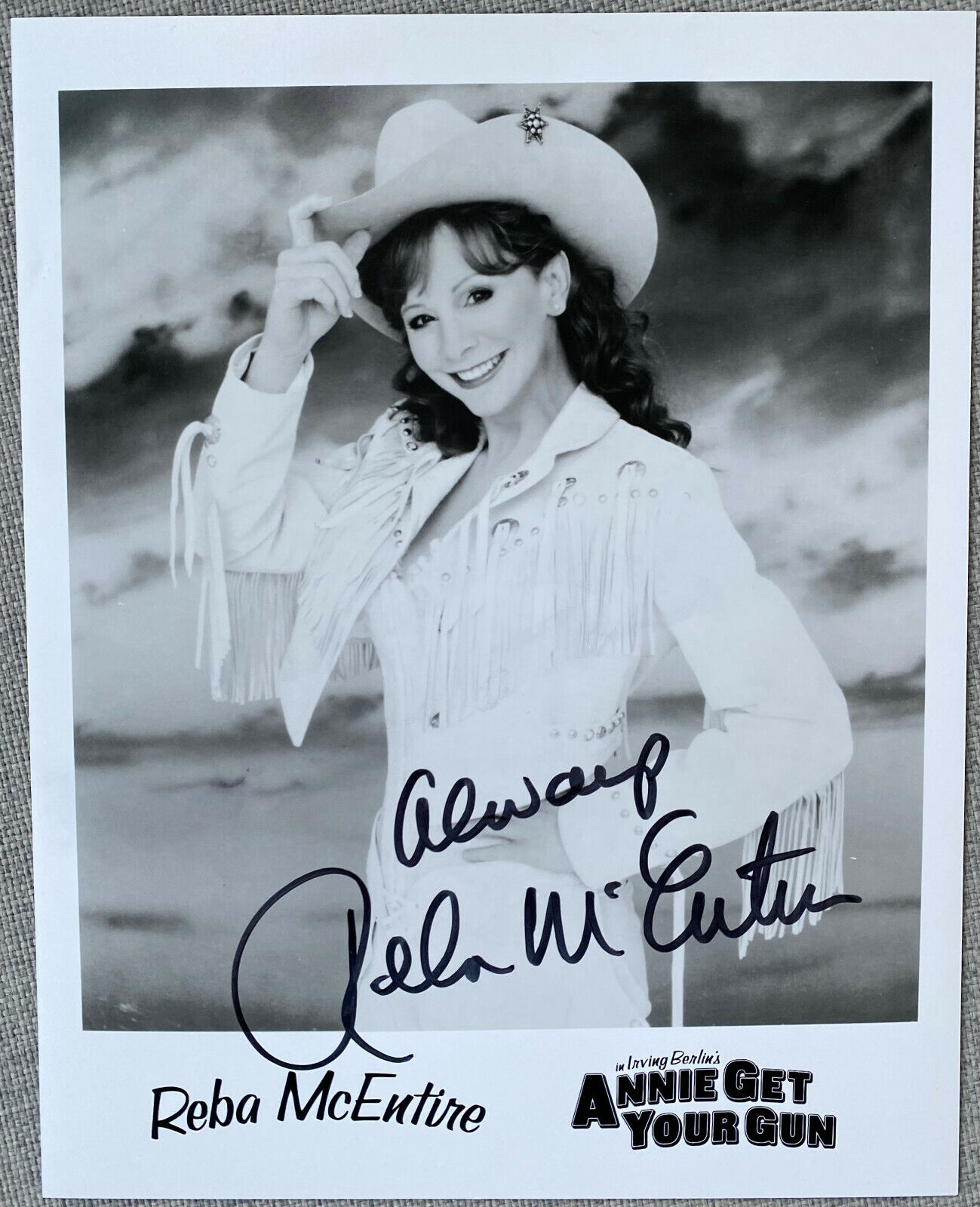 Reba McEntire Signed IP RARE Annie Get Your Gun B&W 8x10 Promo Photo Poster painting - Authentic