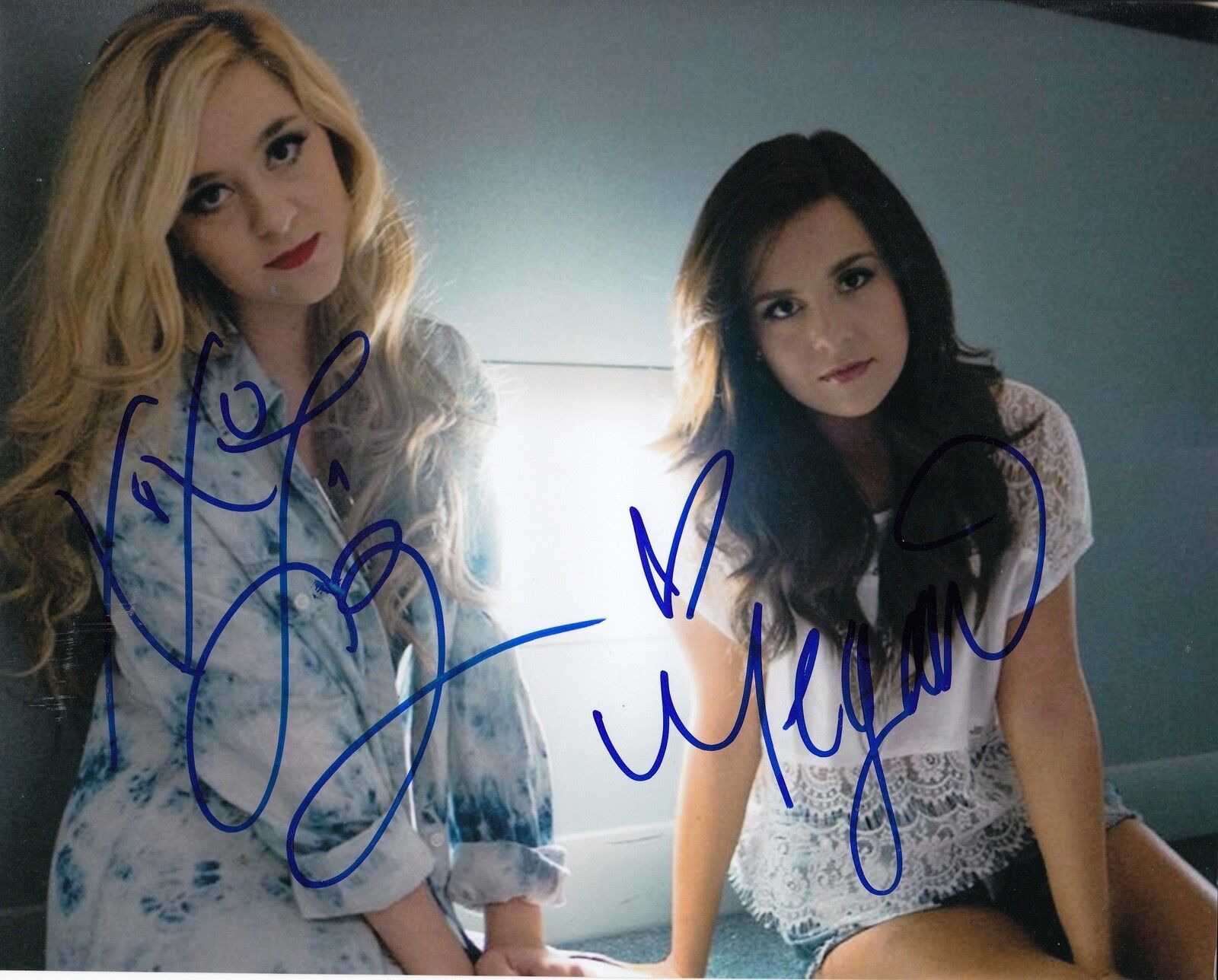 MEGAN AND LIZ group signed (MUSIC DUO) 8X10 Photo Poster painting *YOUTUBE* W/COA #2