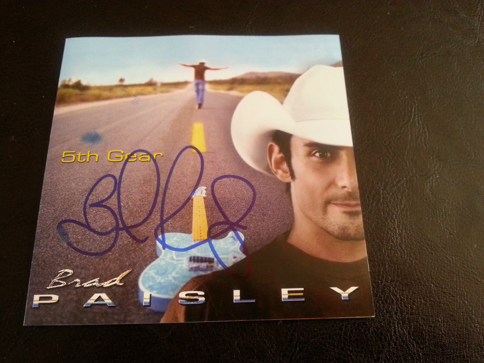 BRAD PAISLEY '5TH GEAR' COUNTRY SINGER AUTOGRAPHED CD COVER *COA