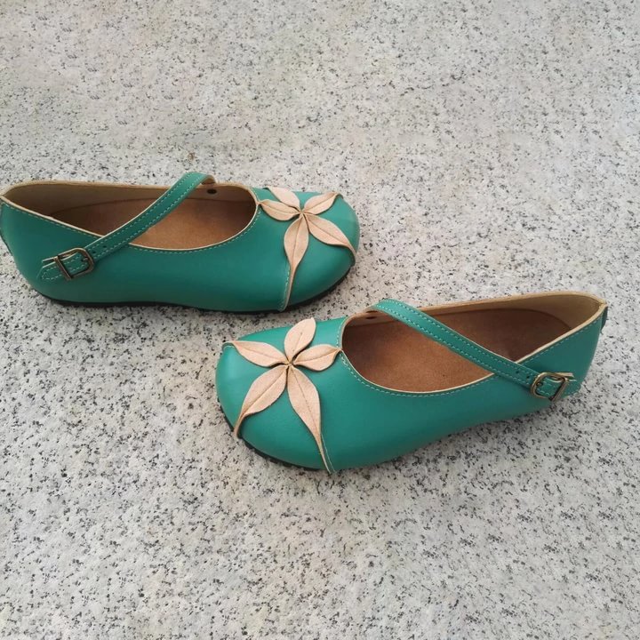 Women's Elegant Maple Leaf Slip-on Shoes