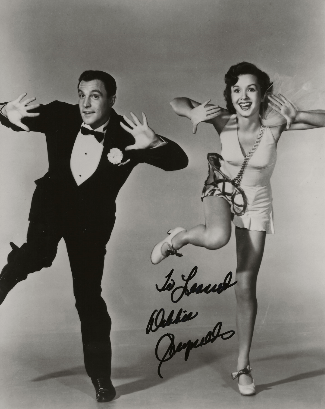 DEBBIE REYNOLDS Signed Photo Poster painting Autographed 8x10 SINGIN' IN THE RAIN Gene Kelly COA