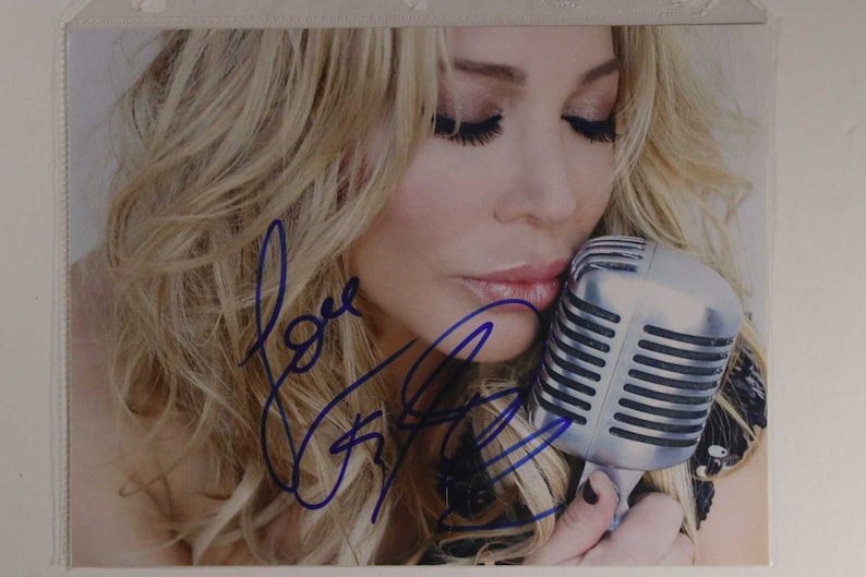 Taylor Dayne Signed Autographed Glossy 8x10 Photo Poster painting - COA Matching Holograms