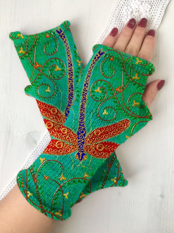 Retro dragonfly printed knit fingerless gloves
