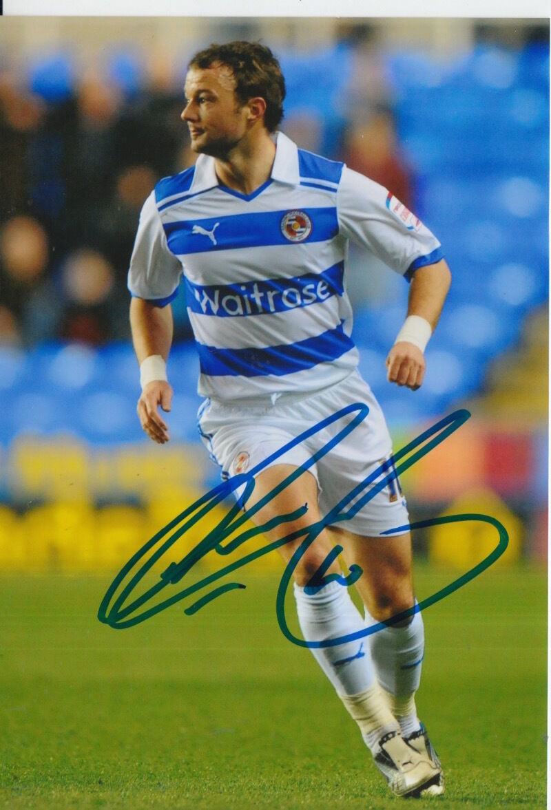 READING HAND SIGNED NOEL HUNT 6X4 Photo Poster painting.